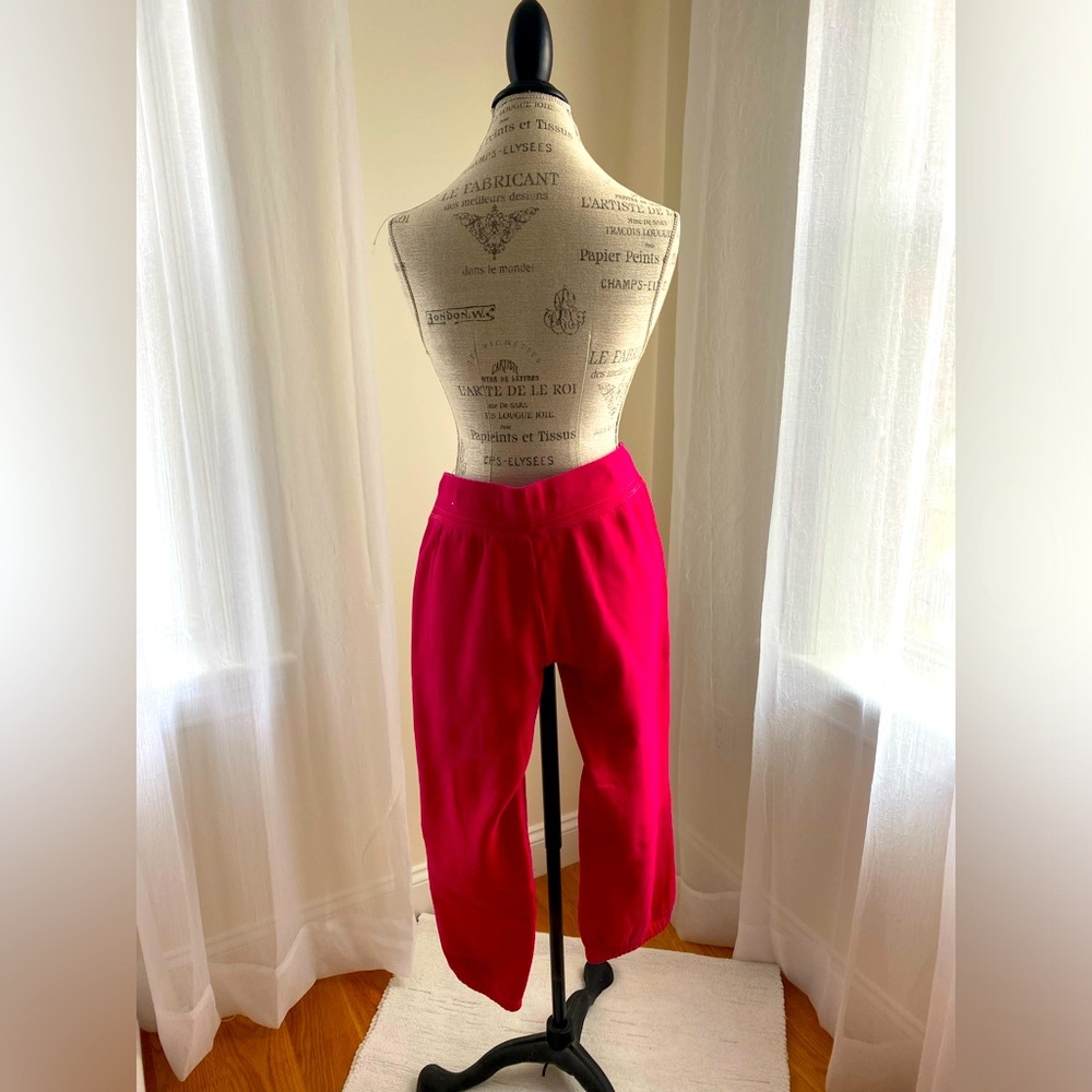 Aeropostale red cropped fleece lined sport pants